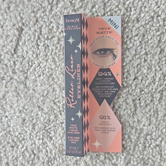 Roller Liner Benefit Black Eyeliner True Matte Liquid Eyeliner Mini .05ml - Picture 2 of 5